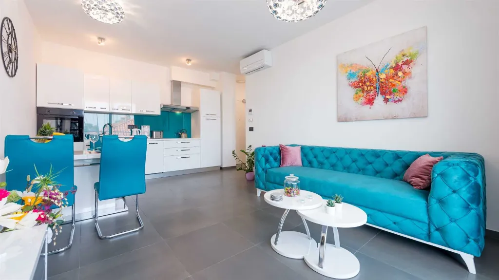 2-Bedroom Apartment with Balconies in Dubrovnik