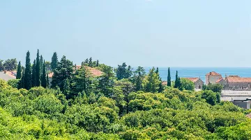 2-Bedroom Apartment with Balconies in Dubrovnik