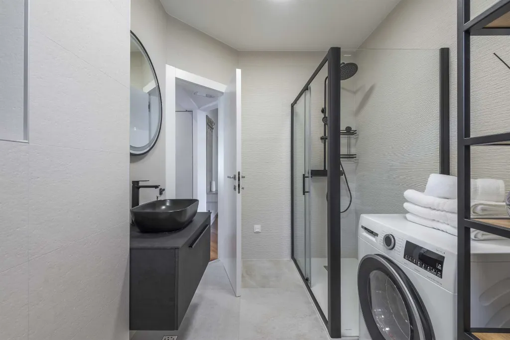 Dubrovnik Two-Bedroom Apartment with Balcony