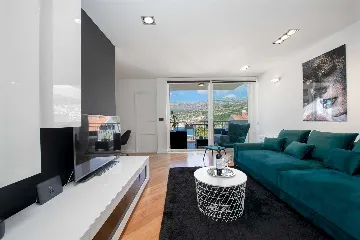 Dubrovnik Two-Bedroom Apartment with Balcony