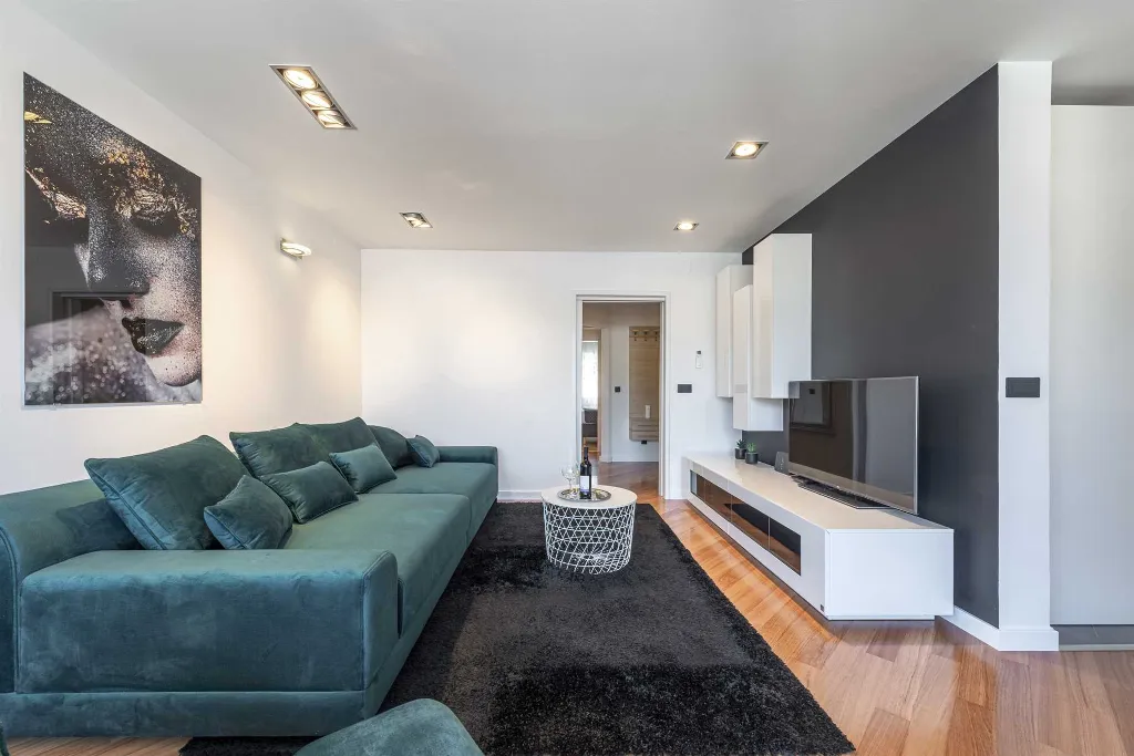 Dubrovnik Two-Bedroom Apartment with Balcony