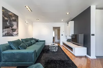 Dubrovnik Two-Bedroom Apartment with Balcony