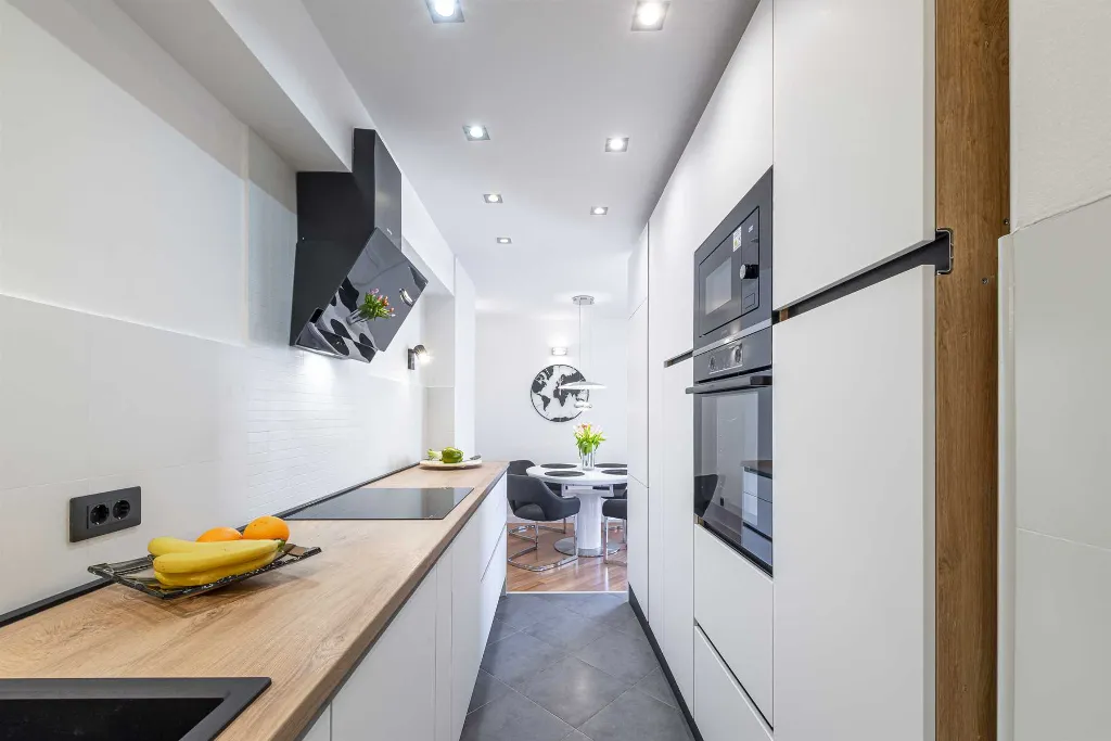 Dubrovnik Two-Bedroom Apartment with Balcony