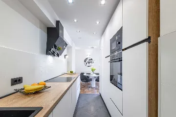 Dubrovnik Two-Bedroom Apartment with Balcony