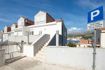 Dubrovnik Two-Bedroom Apartment with Balcony