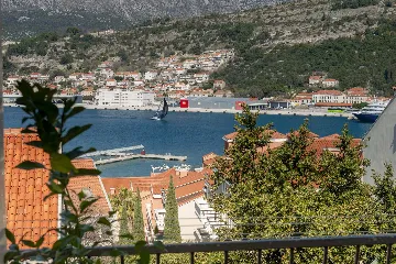 Dubrovnik Two-Bedroom Apartment with Balcony