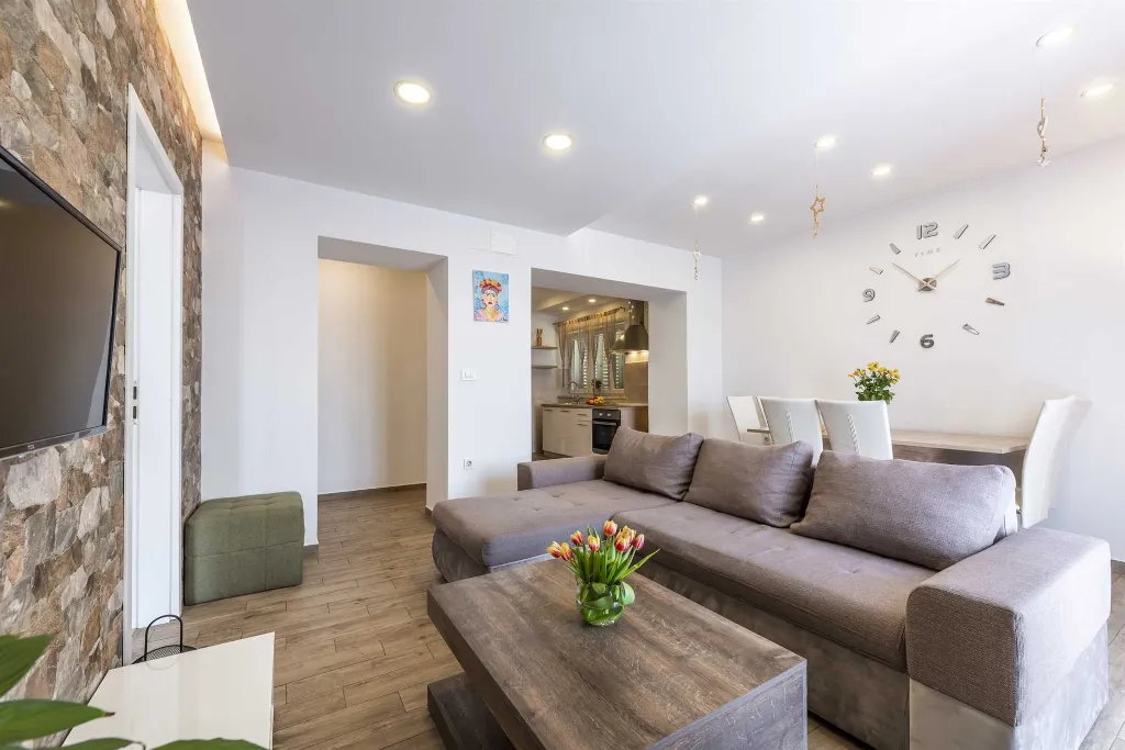 Dubrovnik 2-Bedroom Apartment for 4 Guests