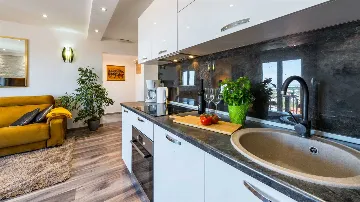 Dubrovnik 1-Bedroom Apartment with Sea View