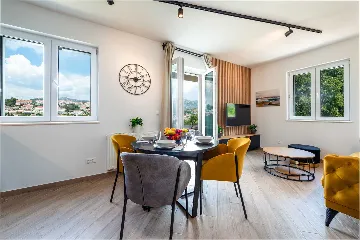 Dubrovnik 2-Bedroom Apartment with Sea & Garden Views