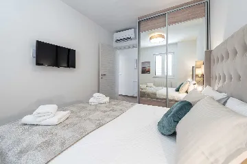 2-Bedroom Apartment with Sea & Garden Views in Dubrovnik