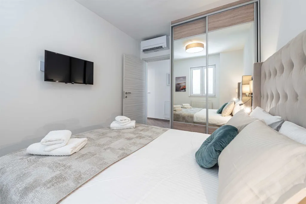 2-Bedroom Apartment with Sea & Garden Views in Dubrovnik