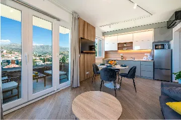 2-Bedroom Apartment with Sea & Garden Views in Dubrovnik