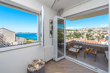 2-Bedroom Apartment with Sea & Garden Views in Dubrovnik