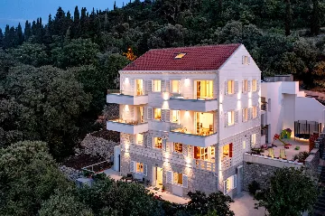 One-Bedroom Apartment in Dubrovnik for Up to 4