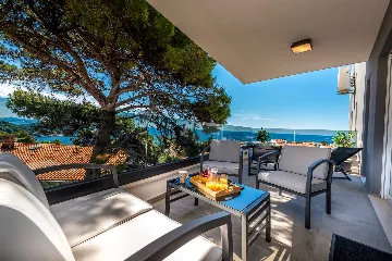 Dubrovnik 2-Bedroom Apartment with Sea View Balcony