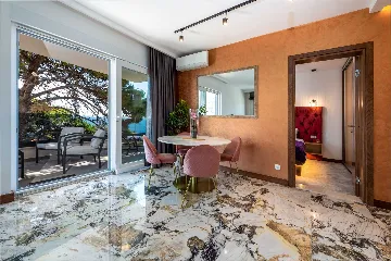 Dubrovnik 2-Bedroom Apartment with Sea View Balcony