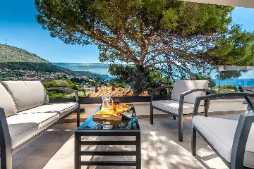 Dubrovnik 2-Bedroom Apartment with Sea View Balcony