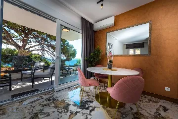 Dubrovnik 2-Bedroom Apartment with Sea View Balcony