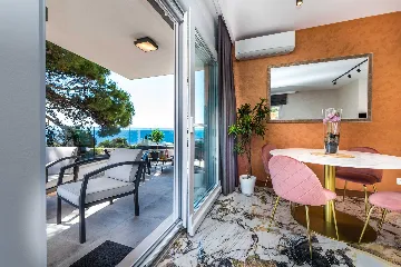 Dubrovnik 2-Bedroom Apartment with Sea View Balcony