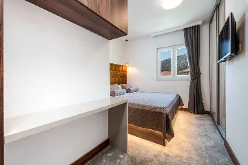 Dubrovnik 2-Bedroom Apartment with Sea View Balcony
