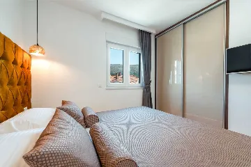 Dubrovnik 2-Bedroom Apartment with Sea View Balcony