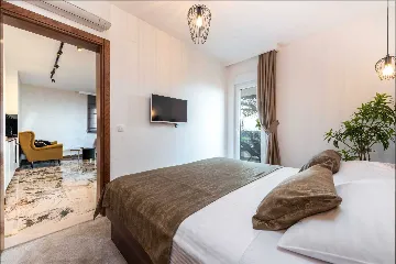 Dubrovnik 2-Bedroom Apartment with Sea View Balcony