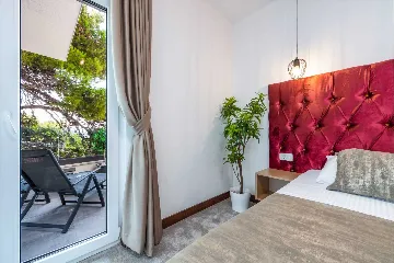 Dubrovnik 2-Bedroom Apartment with Sea View Balcony
