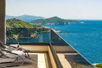 Two-Bedroom Sea View Apartment in Dubrovnik