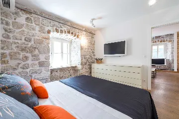 Dubrovnik Two-Bedroom Apartment for 4 Guests
