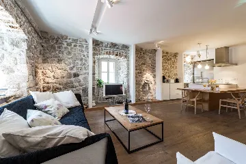 Dubrovnik Two-Bedroom Apartment for 4 Guests