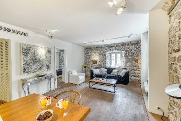 Dubrovnik Two-Bedroom Apartment for 4 Guests