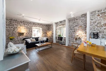 Dubrovnik Two-Bedroom Apartment for 4 Guests