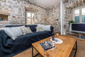 Dubrovnik Two-Bedroom Apartment for 4 Guests