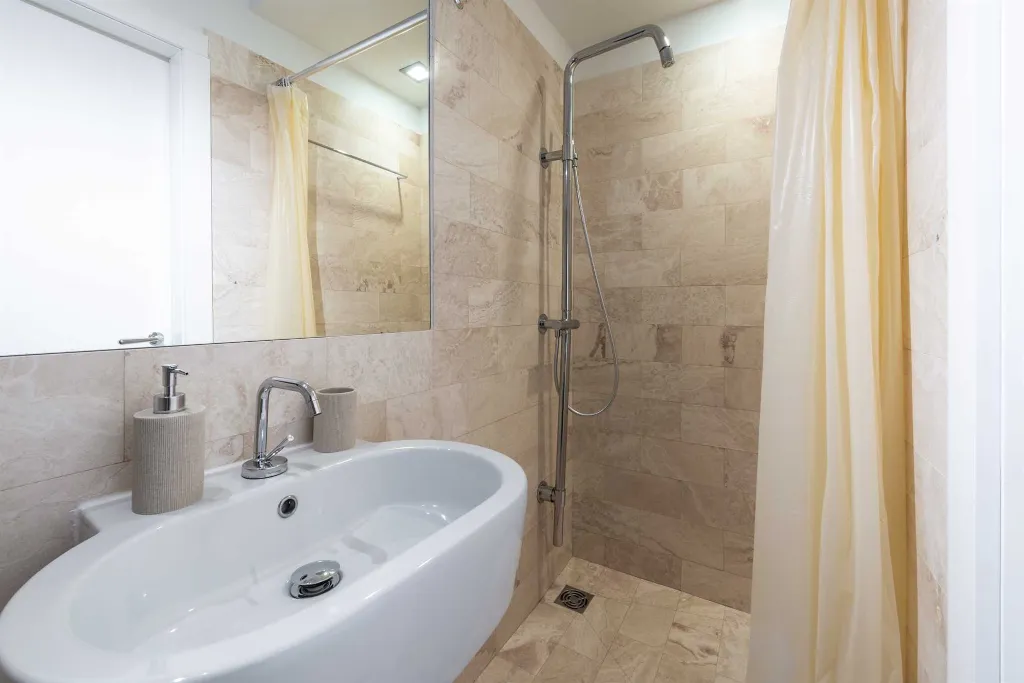 Dubrovnik Two-Bedroom Apartment for 4 Guests