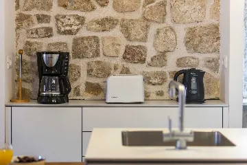 Dubrovnik Two-Bedroom Apartment for 4 Guests