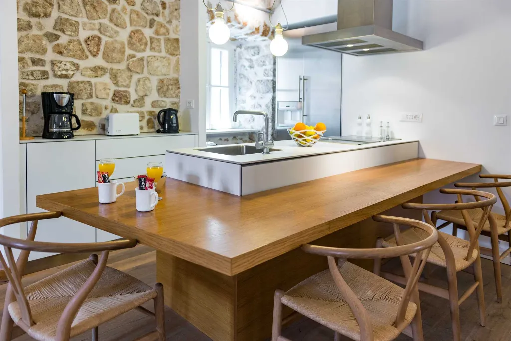 Dubrovnik Two-Bedroom Apartment for 4 Guests