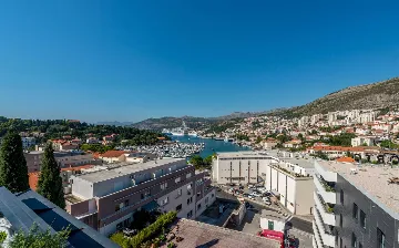 Modern 2-Bedroom Apartment in Dubrovnik