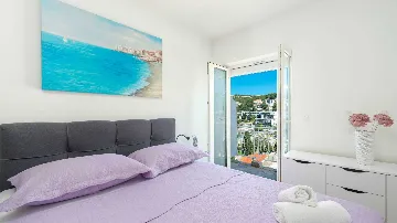 Dubrovnik Apartment with Balcony Sea View for 4