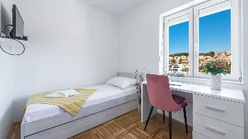 Dubrovnik Apartment with Balcony Sea View for 4