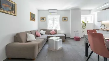 Dubrovnik Apartment with Balcony Sea View for 4