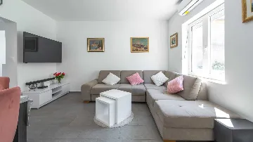 Dubrovnik Apartment with Balcony Sea View for 4