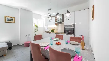 Dubrovnik Apartment with Balcony Sea View for 4