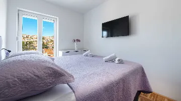 Dubrovnik Apartment with Balcony Sea View for 4