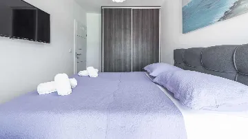 Dubrovnik Apartment with Balcony Sea View for 4