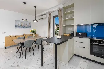 Two-Bedroom Apartment with Terrace (4 Guests)