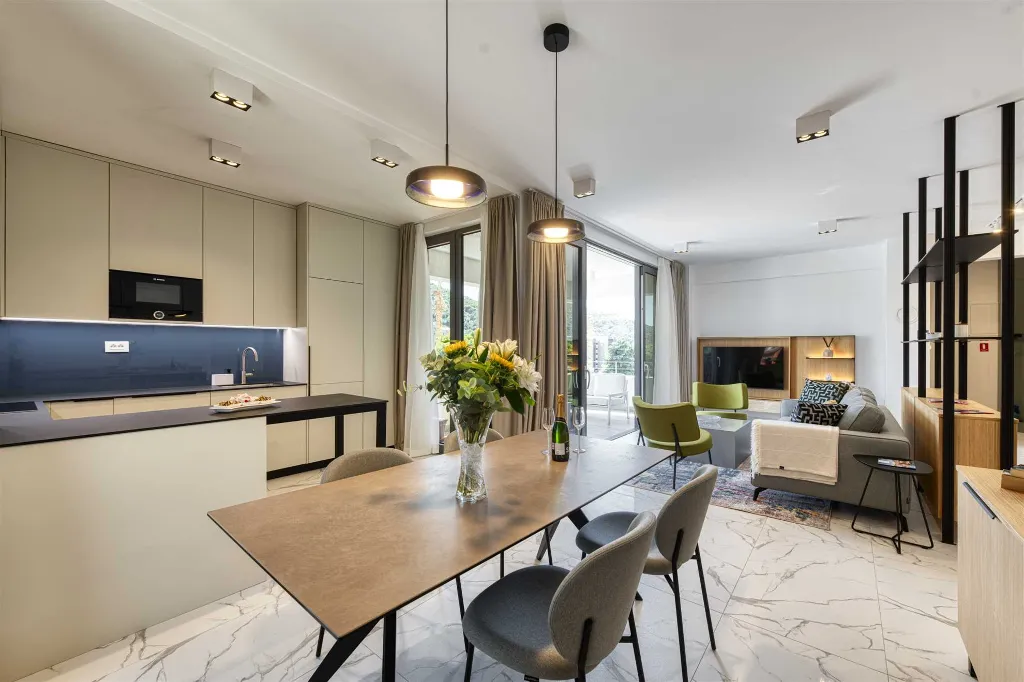 Two-Bedroom Apartment with Terrace (4 Guests)