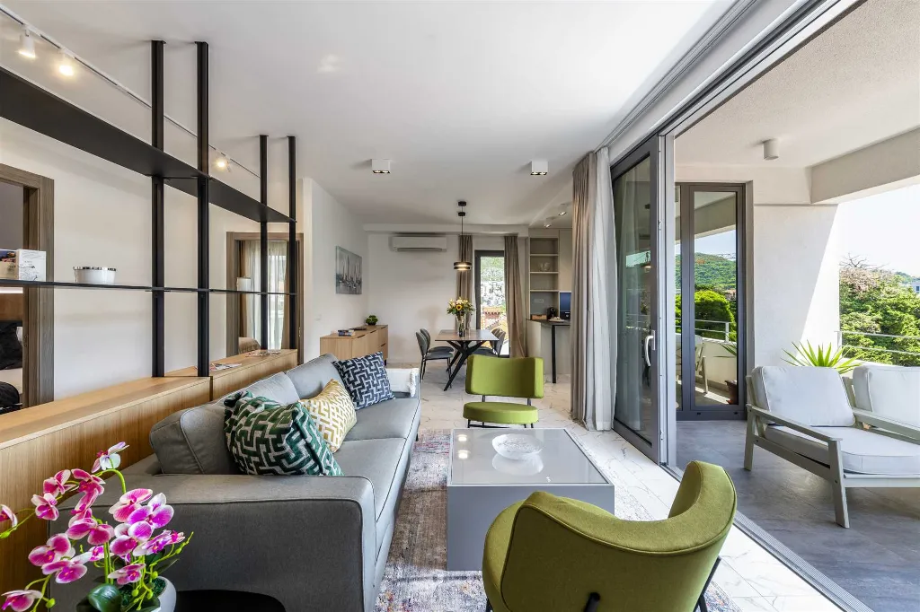 Two-Bedroom Apartment with Terrace (4 Guests)