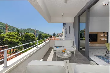 Two-Bedroom Apartment with Terrace (4 Guests)