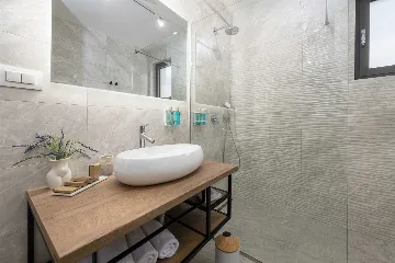 Two-Bedroom Apartment with Terrace (4 Guests)