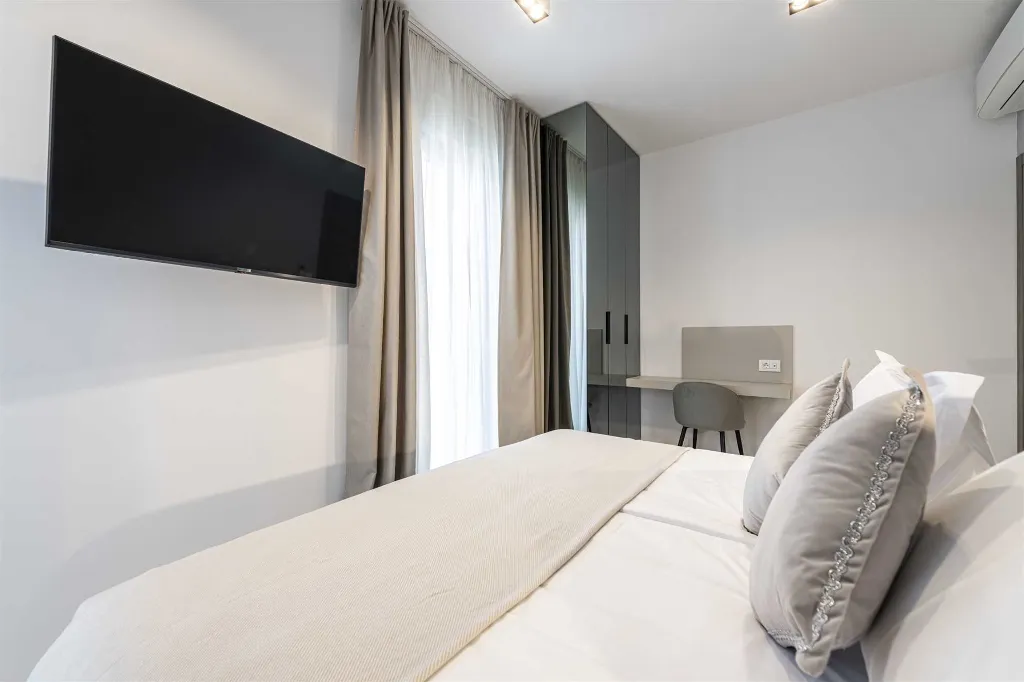 Two-Bedroom Apartment with Terrace (4 Guests)